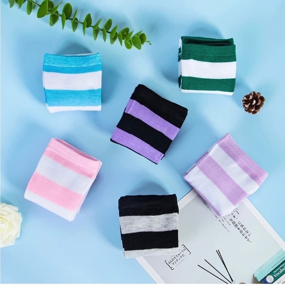 THIGH HIGH STRIPED SOCKS (1 PAIR ONLY) CHOOSE YOUR FAVORITE COLOR 💚💜🖤 - Picture 6 of 7